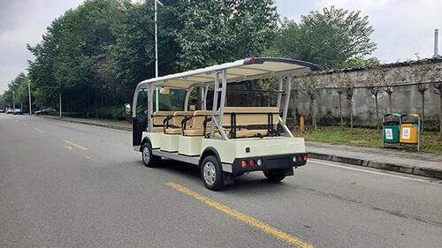 電動(dòng)旅游<a href=http://m.lannanhai.cn/tags/guanguangche/ target=_blank class=infotextkey>觀光車(chē)</a>售價(jià)一覽表