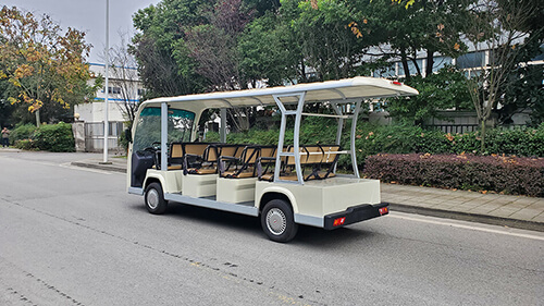 景區(qū)<a href=http://m.lannanhai.cn/tags/guanguangche/ target=_blank class=infotextkey>觀光車</a>爬坡
