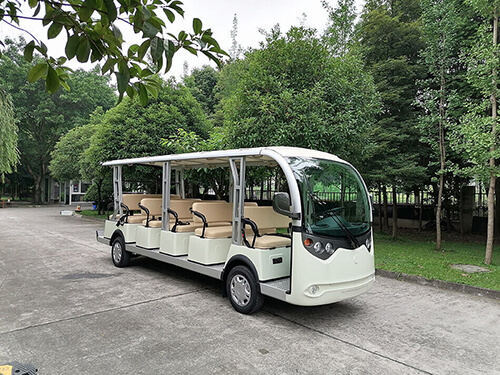 青城山<a href=http://m.lannanhai.cn/tags/guanguangche/ target=_blank class=infotextkey>觀光車</a>多少錢一個(gè)人